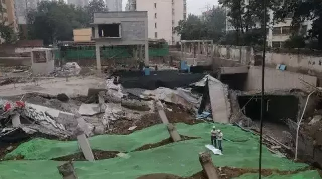 甲方，这样改图是要一起坐牢的！