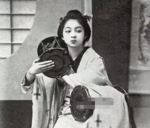 日本战败后, 留下了数十万日本女人在中国, 阴谋暴露!