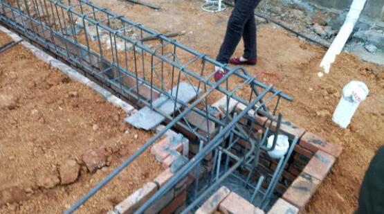 砸40万在农村建两层半小别墅被邻居们说不值，气得我三天吃不下饭