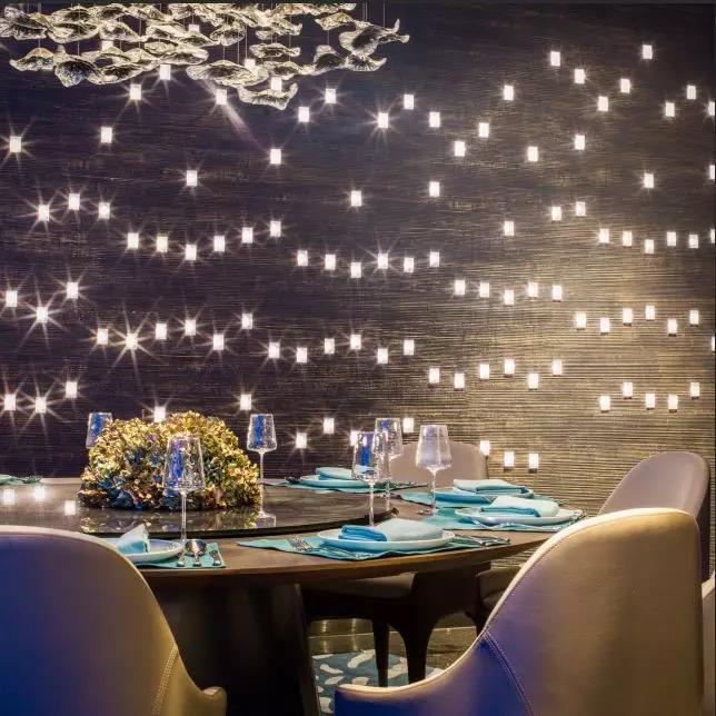 設計與美食共存，在高顏值餐廳與千條海洋生物共進晚餐！