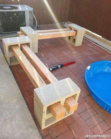 庭院想放张沙发又怕雨淋？看看牛人朋友做的室外长凳，不花钱还结实！