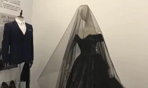 “失恋博物馆”都放了什么？黑婚纱让人惋惜，看到纸尿裤：想哭