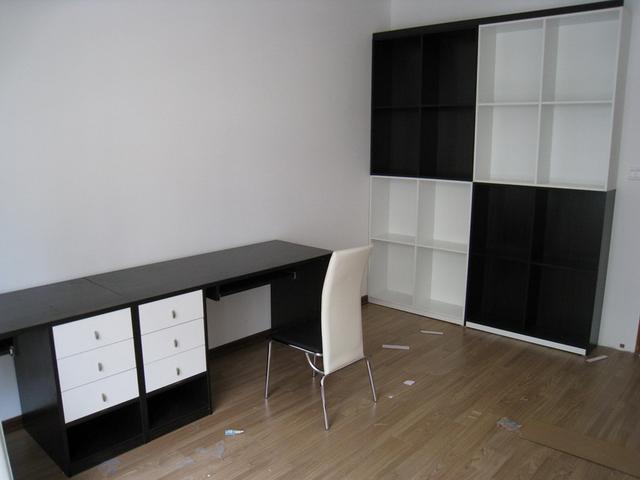 房子刚装修好还没进家具，朋友硬是要去参观，还叫我帮他家设计