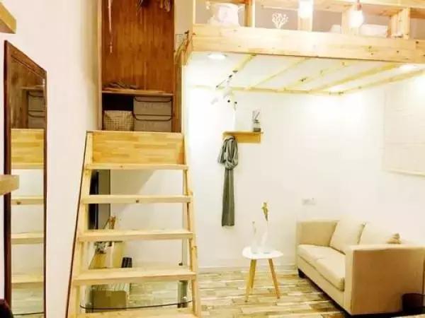 花2万把13平破旧出租房改造成复式新房，改造后房东说不租了！