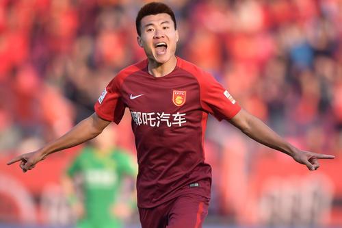 天海土炮两场造7球，球迷称他是疯狂虐菜，而里皮却对他情有独钟