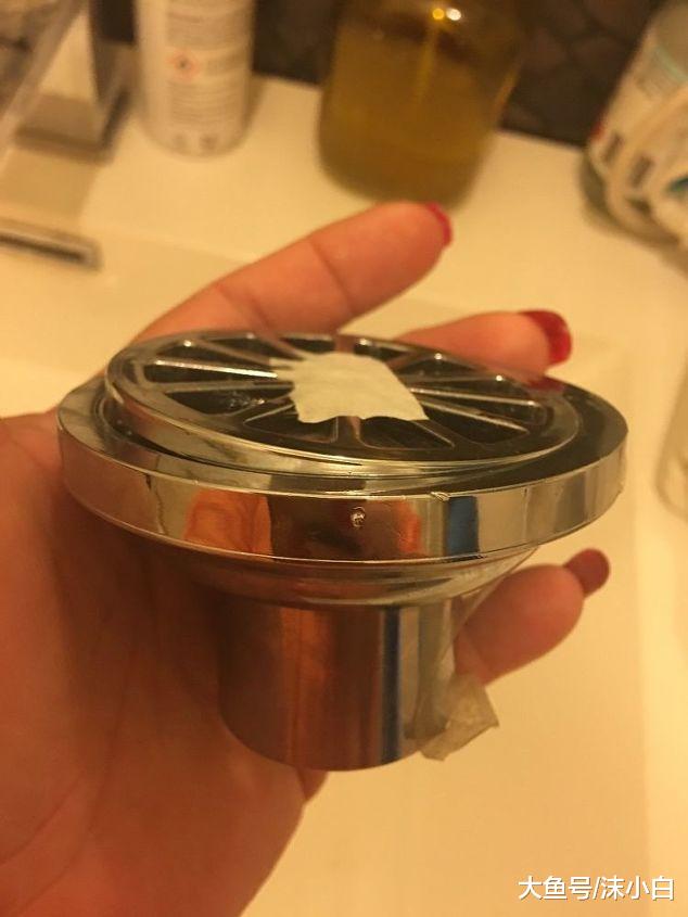 卫生间改造，老公死活不同意！趁他出差铺鹅卵石，邻居踩点来参观