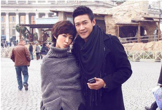 娱乐圈果然是个圈！郭京飞老婆是鲍蕾亲妹妹，陈奕迅和王祖蓝是亲戚？