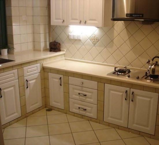 自己动手砖砌橱柜，3千块钱的成本做出3万块钱的效果，逆天了！