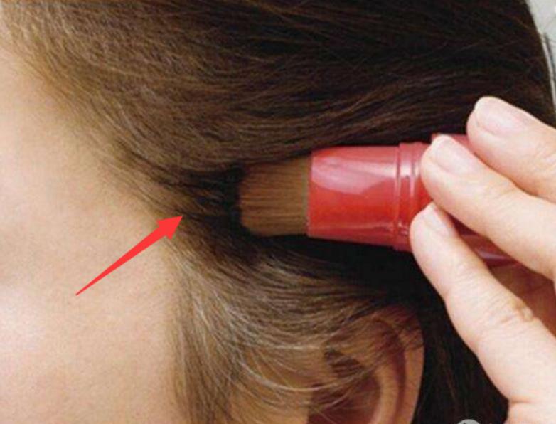 老式熨斗已淘汰，现都流行这种”熨衣神器“，打理皱衣快又好