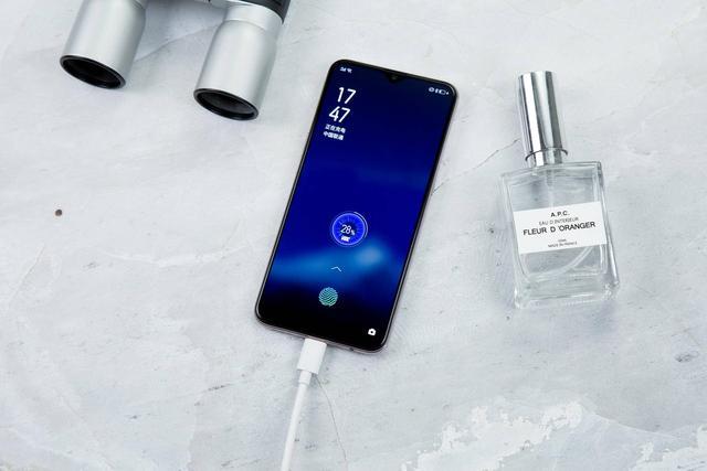 OPPO K5三大旗舰特性加持，网友：下半年最值得入手的千元机
