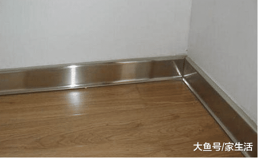 新房装修好多人都做踢脚线，但师傅却说过时了，这样装才是王道