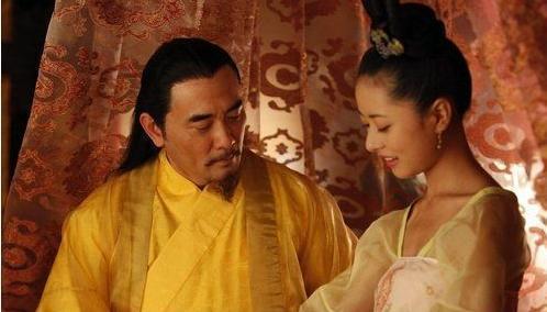 隋末传“李氏应为天子”, 李姓大臣惨遭灭门, 李渊凭4字幸免于难