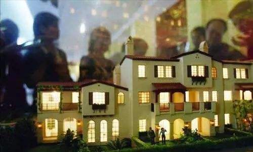 2020年还没搞清楚状况，就有人推荐你买房，小心再给你挖坑