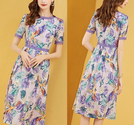 一款卓尔不凡的“雪纺”裙，不薄不厚，五月穿，美得令人称赞