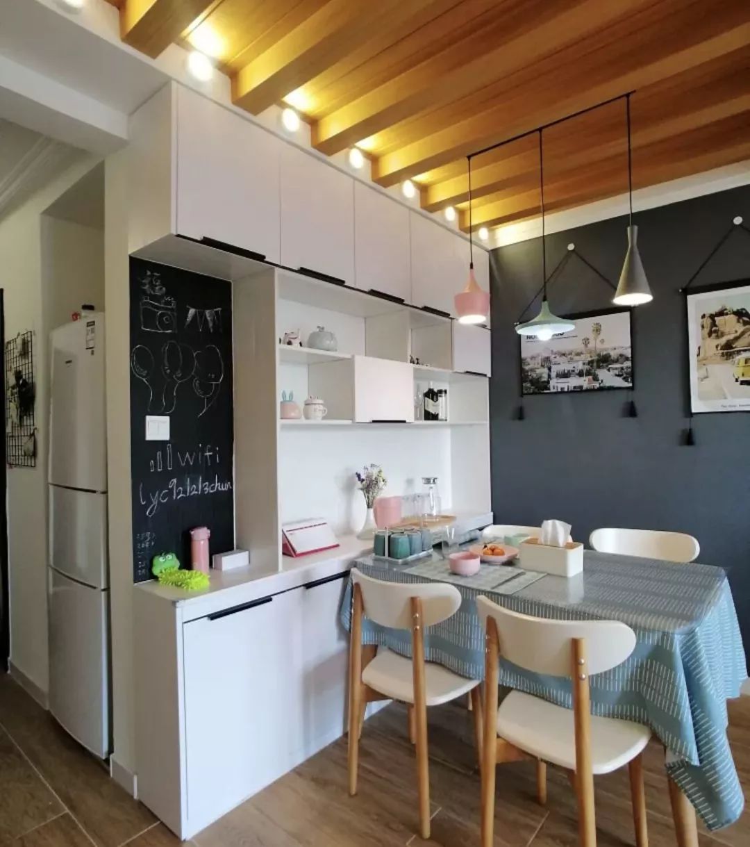 定制餐边柜，空间不浪费，看着也很美！