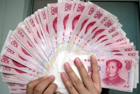 银行员工教我辨别假钞，一张白纸现原形，学了不吃亏