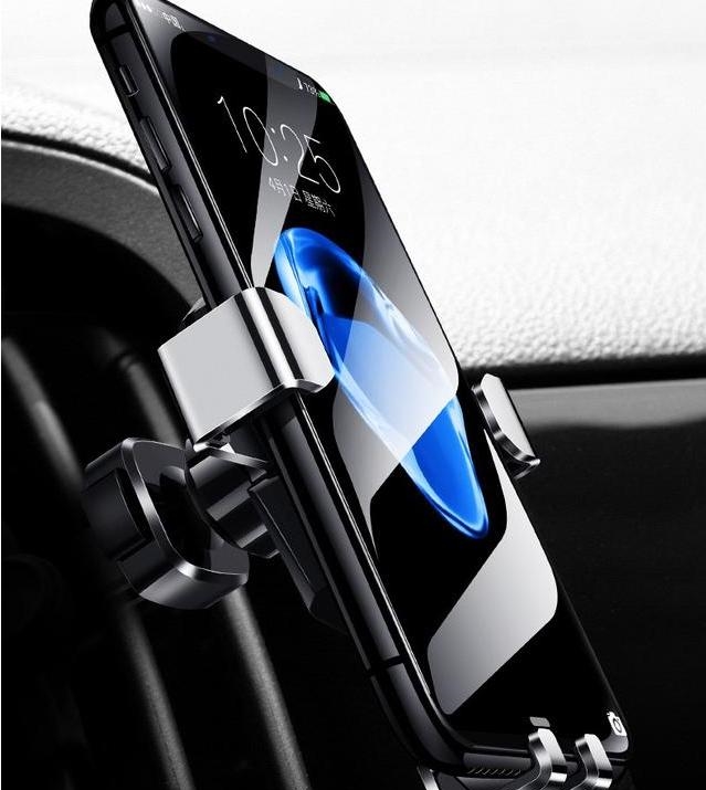 在高速服务区，发现一女司机车内装法！太高级，拍照回家好好借鉴