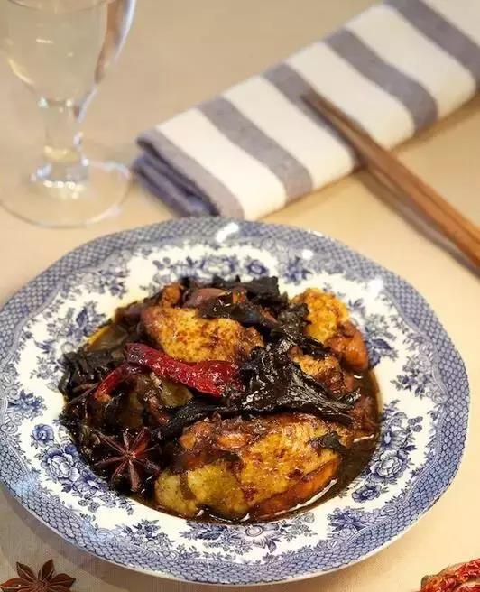 值得学的东北名菜小鸡炖蘑菇