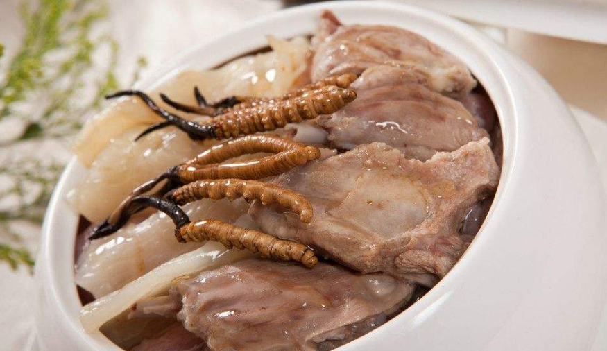 正是因为没有米酒的甜味，才使得这道菜很多次都不完整，似乎有时候完全靠自己的大脑做一道菜是不可能的