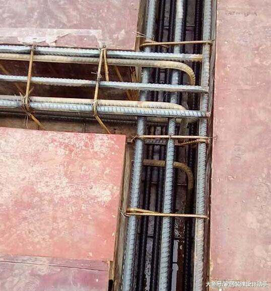 大山深处砸60万建房，完工后成全村最潮两层小别墅，赚足了面子