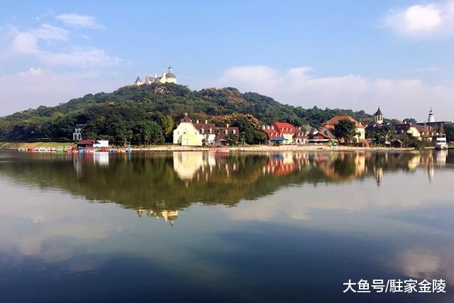 大城市周边农村出身的年轻人，买不起城里的房子该怎么办？