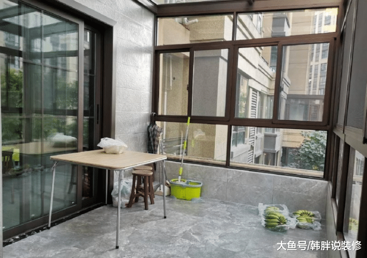 155㎡精装大四房，花了近50万承包给工程队，最爱附送的小露台