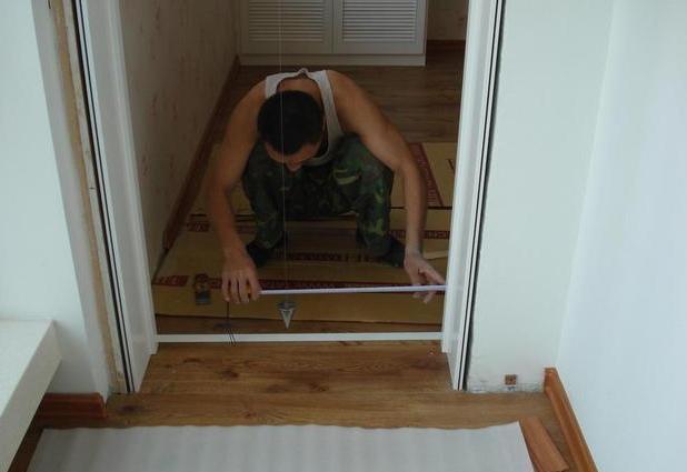 木门到底要怎么装才安全又牢固？怪不得我家一装好就松垮垮的