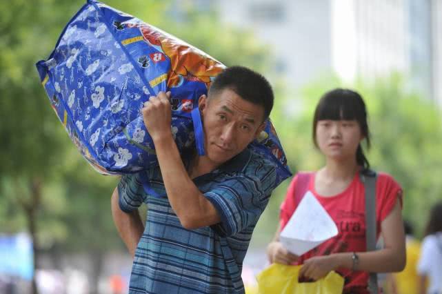 大一新生开学，这3样东西千万不要带，宿管阿姨：到时候可别哭