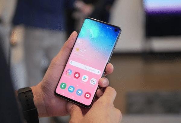 想买手机怎样选？网购和实体店各有千秋，再也不怕上当