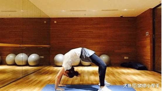 秦海璐现实的豪宅，高跟鞋买得太多了，连鞋柜都摆不下