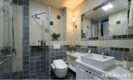 淋浴房地板这样设计，家里老人小孩看了真开心，防滑排水快