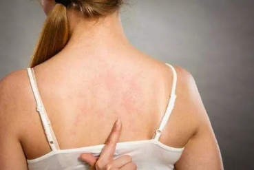 肚子疼是病吗？医生解释：可能是甲醛中毒了，拖久了就会得病