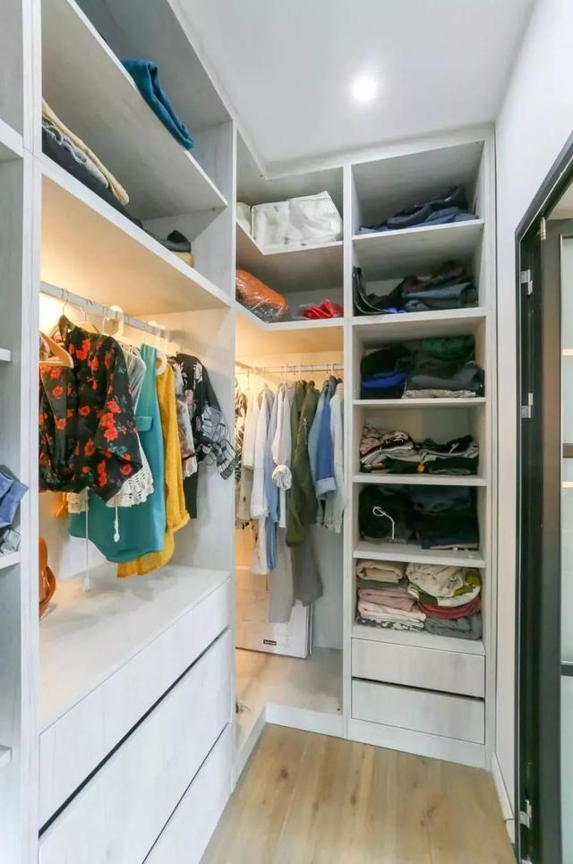 人人都向往和追求的衣帽间，只要2㎡就能塞下！