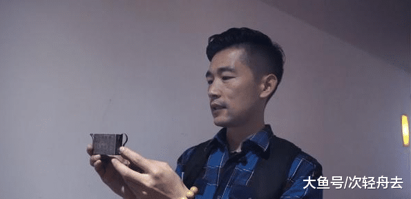 ＂酒店床上的交易，别想歪，这是古玩圈的特色“床交会”＂