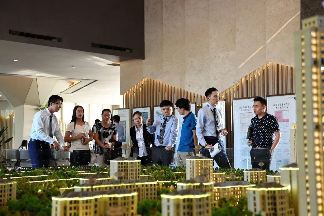 长沙辟谣、燕郊躁动……楼市暗流汹涌，房价何去何从?