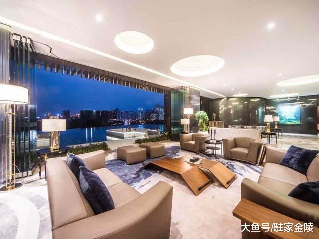 购买二手房之时，税费究竟由买方承担还是卖方承担