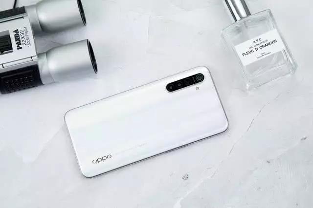 硬件配置全方位对比，荣耀20青春版和OPPO K5谁更值得入手？
