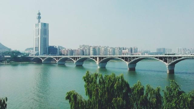 盘点中国工资高消费低、买房无压力的城市，年轻人应该首选这里！