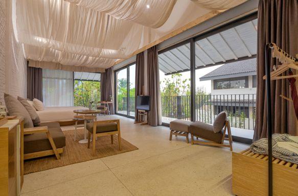 文旅井喷 酒店行业布局几何