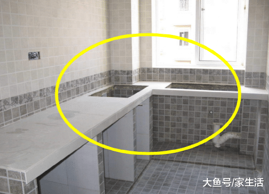 装修不要用水泥贴瓷砖了，没住多久就脱落了，这样做才是王道