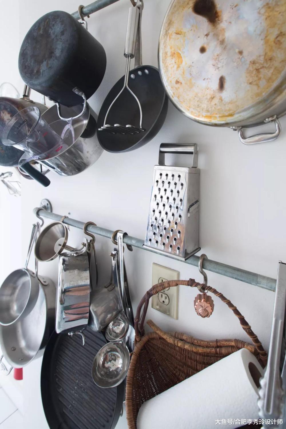 櫥柜不做到頂卻放書，臥室床沒有床頭板，合肥110㎡二手房好特別！