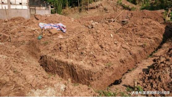 大山深处砸60万建房，完工后成全村最潮两层小别墅，赚足了面子