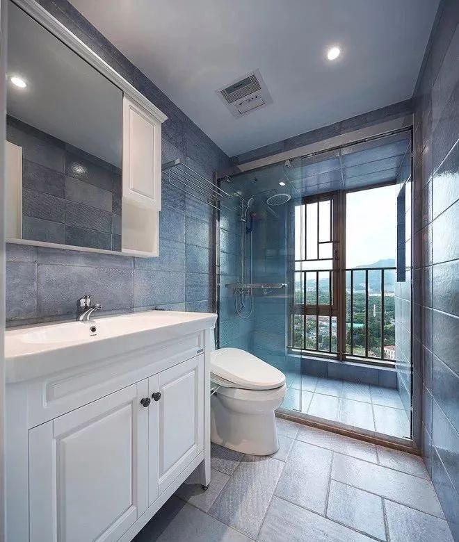 蓝与白装饰出的美式三居，有一种很仙的美！