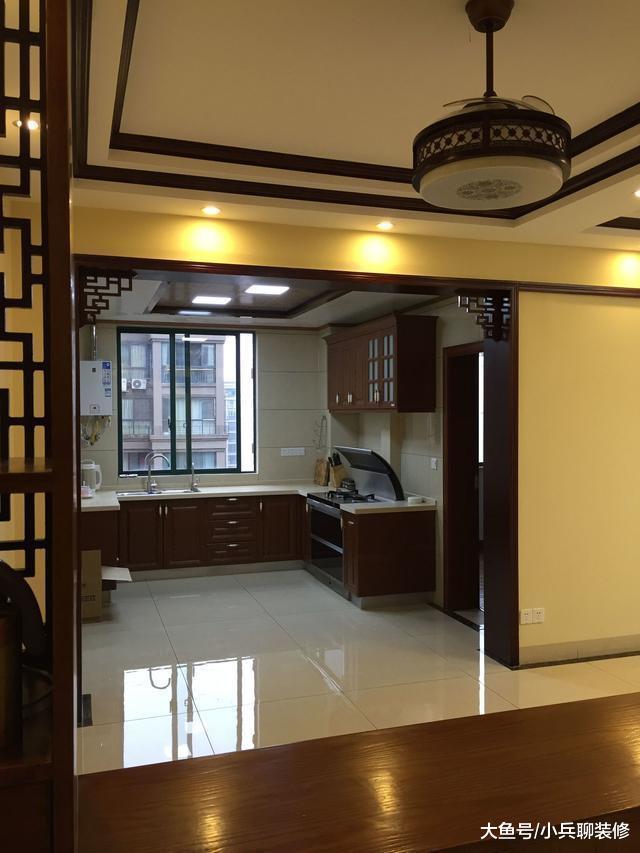 买了四房一厅的大房子，装好接父母同住，凭啥媳妇死活不愿意？