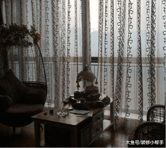 老戏骨张嘉译的居家生活，房子光是家具就值几十万，生活真奢侈