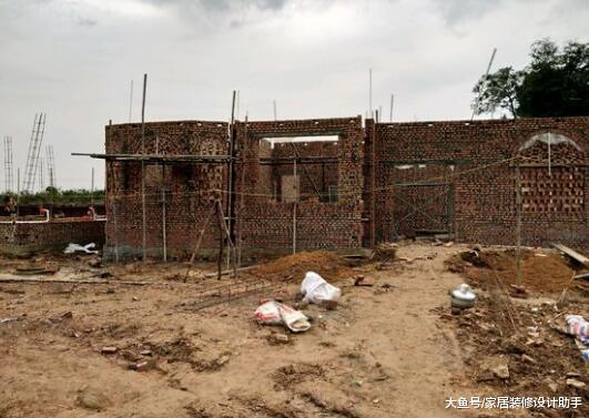 狂砸24万自建一层小别墅，村里人说我傻，花建两层的钱只建一层