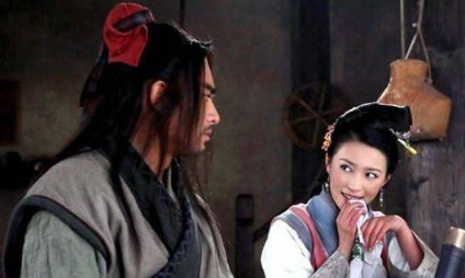 武松杀嫂为何先扯破她胸前衣裳？这一动作暴露武松“心机”极深