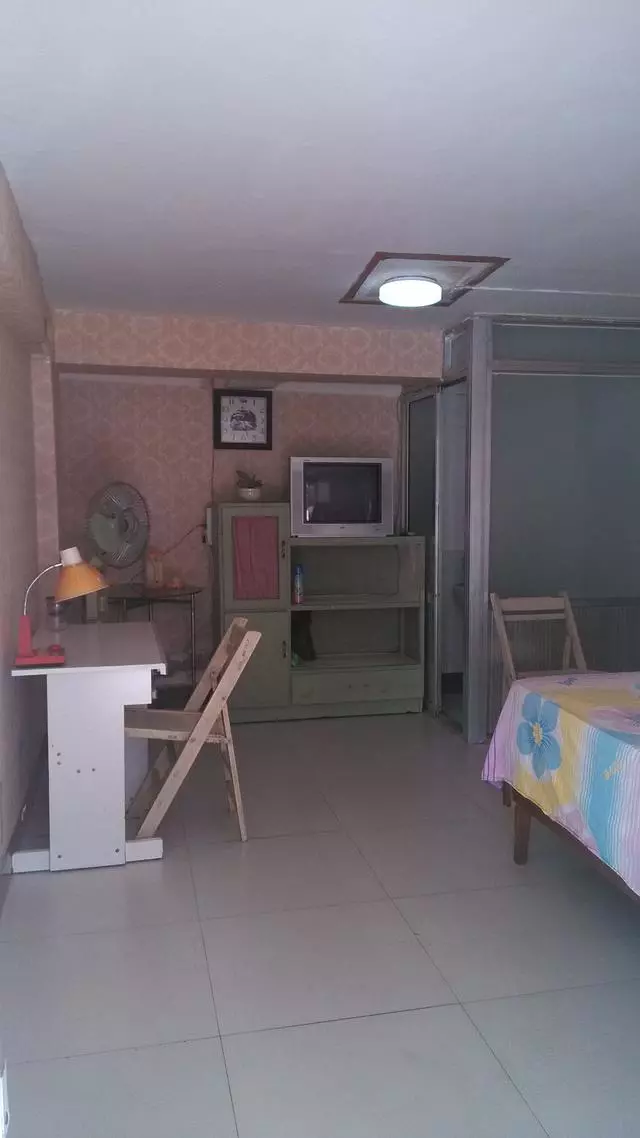 让婆婆住车库改造的卧室，被骂不孝，婆婆却说哪都没有车库好！