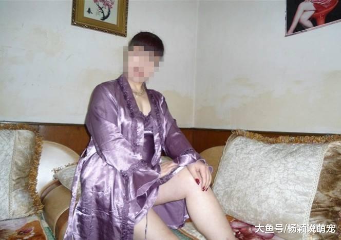 包租婆去收租，遭三名年轻男子强行控制，最终双腿发软的走出门口，慌忙报警