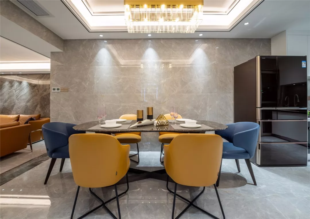 147㎡现代轻奢，时尚与古典，交织出高档华丽